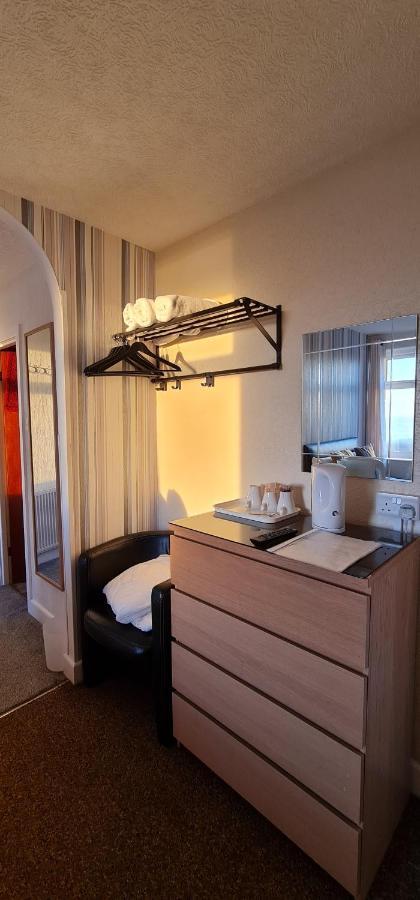 Hotel Ocean Bay Blackpool Esterno foto