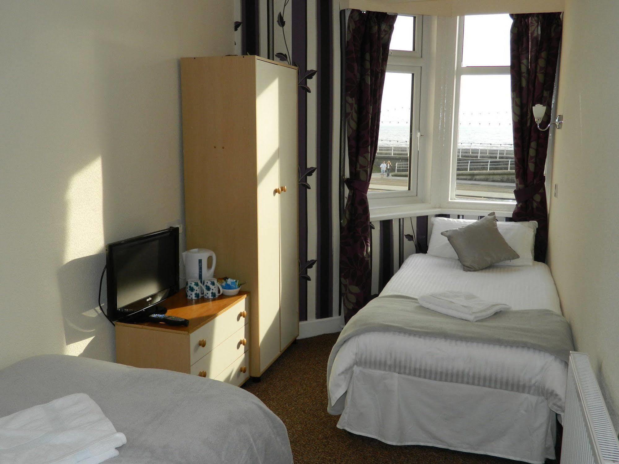 Hotel Ocean Bay Blackpool Esterno foto
