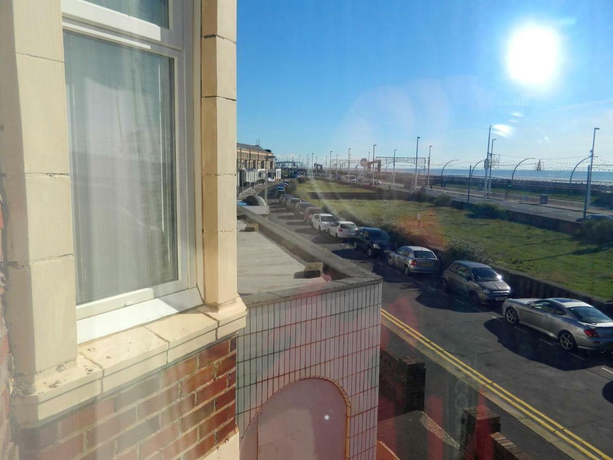 Hotel Ocean Bay Blackpool Esterno foto